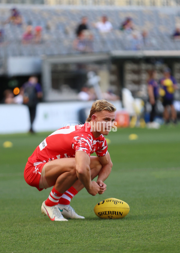 AFL 2025 Round 02 - Fremantle v Sydney - A-58049814