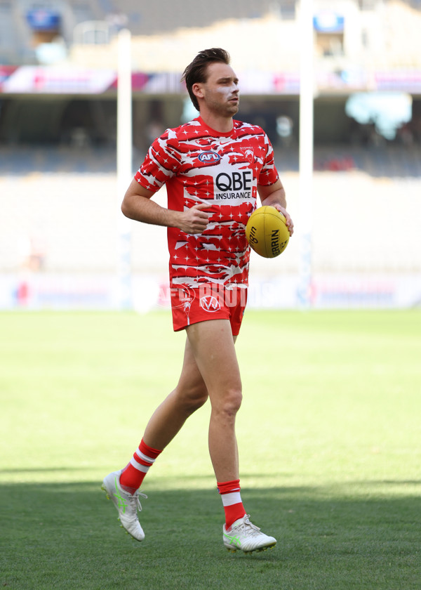 AFL 2025 Round 02 - Fremantle v Sydney - A-58050867