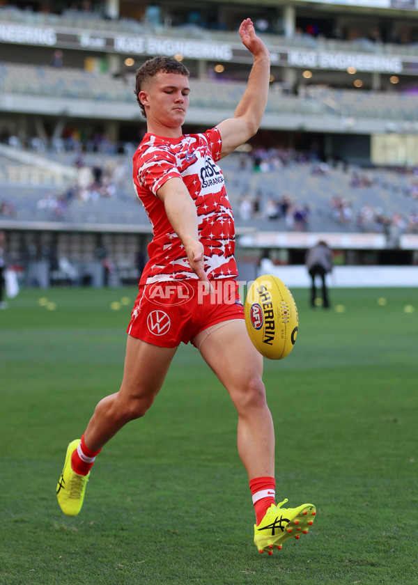 AFL 2025 Round 02 - Fremantle v Sydney - A-58050869