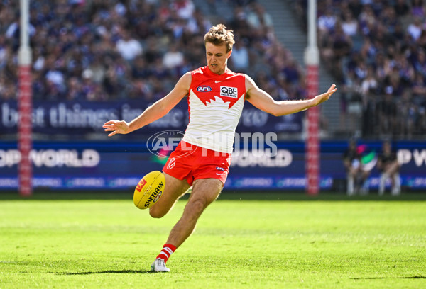 AFL 2025 Round 02 - Fremantle v Sydney - A-58050939