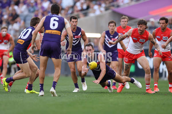 AFL 2025 Round 02 - Fremantle v Sydney - A-58052734