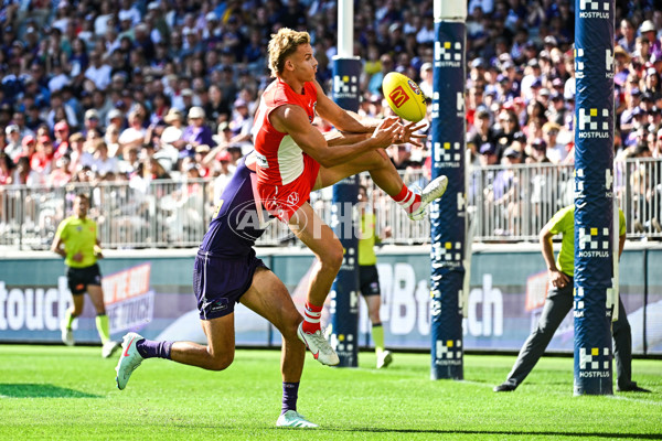 AFL 2025 Round 02 - Fremantle v Sydney - A-58052744