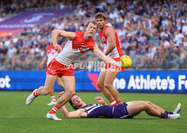 AFL 2025 Round 02 - Fremantle v Sydney - A-58053614