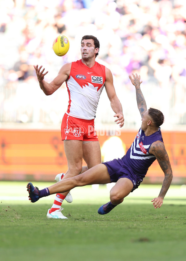 AFL 2025 Round 02 - Fremantle v Sydney - A-58056053