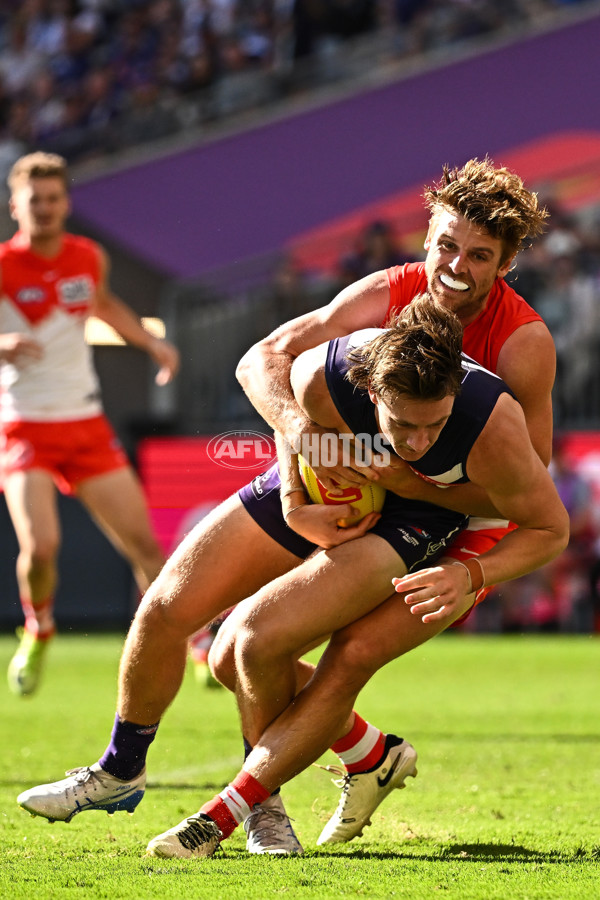 AFL 2025 Round 02 - Fremantle v Sydney - A-58056084