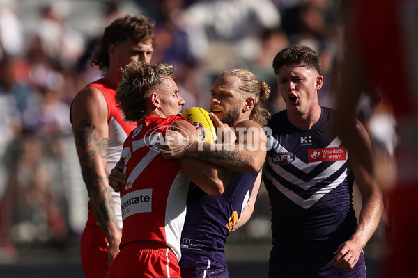 AFL 2025 Round 02 - Fremantle v Sydney - A-58056101