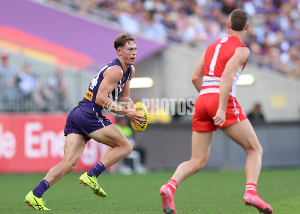 AFL 2025 Round 02 - Fremantle v Sydney - A-58058145