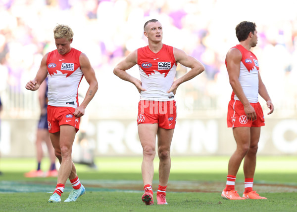 AFL 2025 Round 02 - Fremantle v Sydney - A-58058169