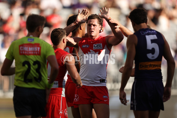 AFL 2025 Round 02 - Fremantle v Sydney - A-58058218