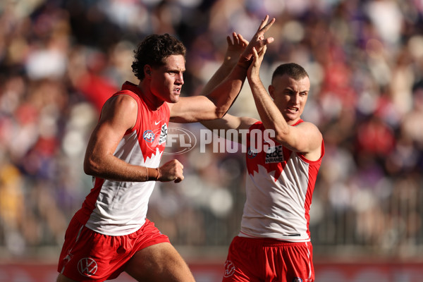 AFL 2025 Round 02 - Fremantle v Sydney - A-58058565