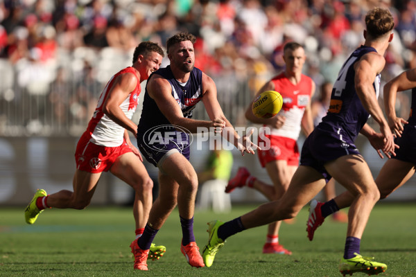 AFL 2025 Round 02 - Fremantle v Sydney - A-58058577