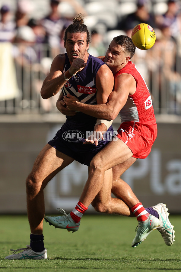 AFL 2025 Round 02 - Fremantle v Sydney - A-58058584