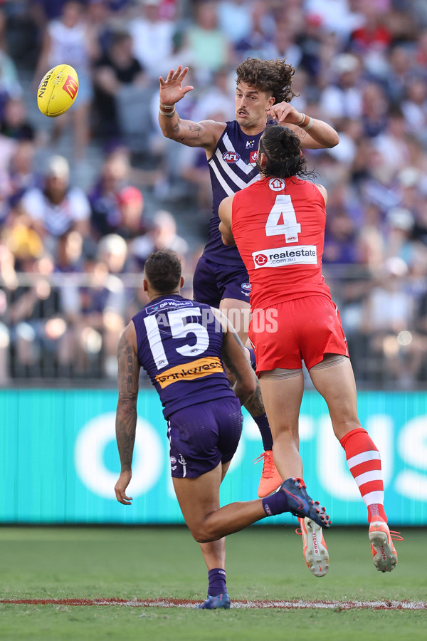 AFL 2025 Round 02 - Fremantle v Sydney - A-58058590