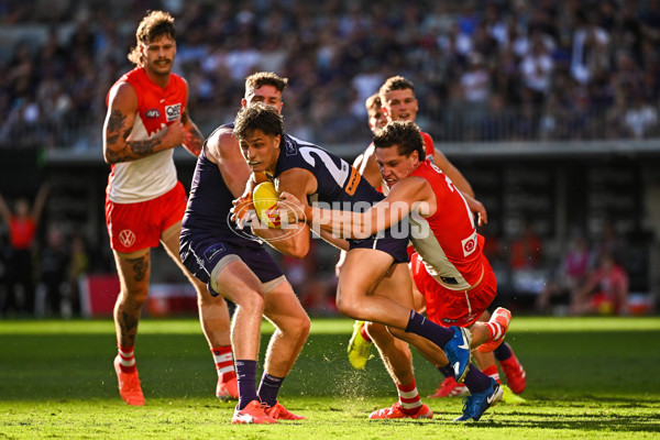 AFL 2025 Round 02 - Fremantle v Sydney - A-58058599