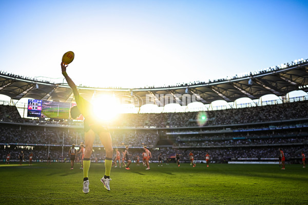 AFL 2025 Round 02 - Fremantle v Sydney - A-58060416