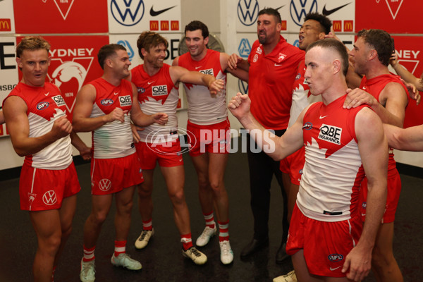 AFL 2025 Round 02 - Fremantle v Sydney - A-58060422