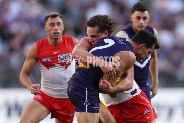 AFL 2025 Round 02 - Fremantle v Sydney - A-58060447