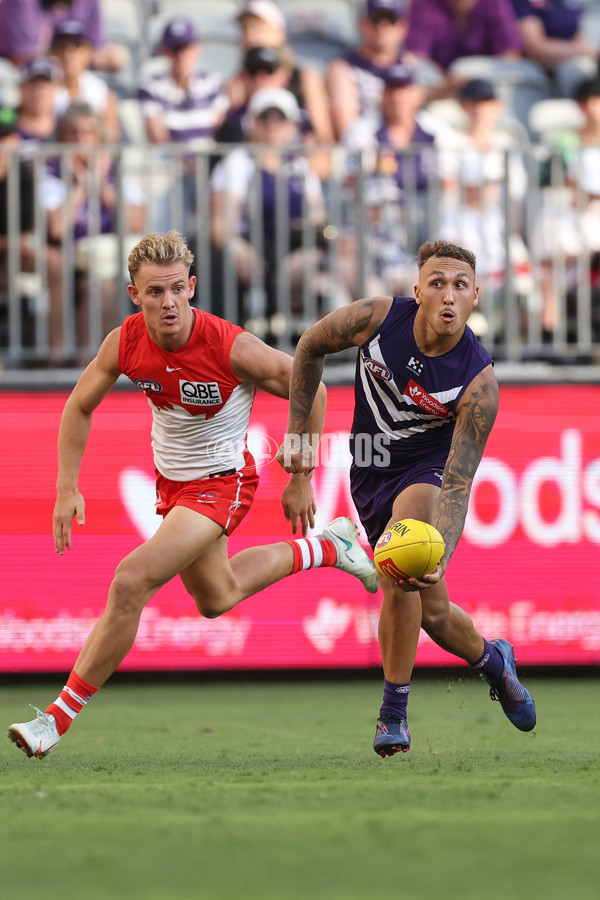 AFL 2025 Round 02 - Fremantle v Sydney - A-58060680