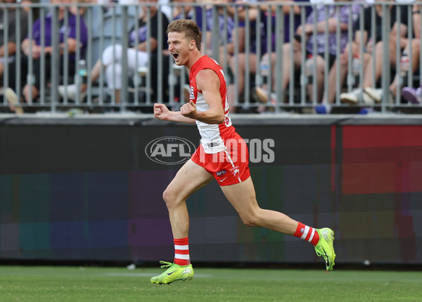 AFL 2025 Round 02 - Fremantle v Sydney - A-58060717