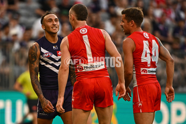 AFL 2025 Round 02 - Fremantle v Sydney - A-58060745