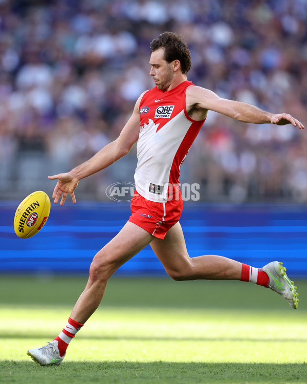AFL 2025 Round 02 - Fremantle v Sydney - A-58063001