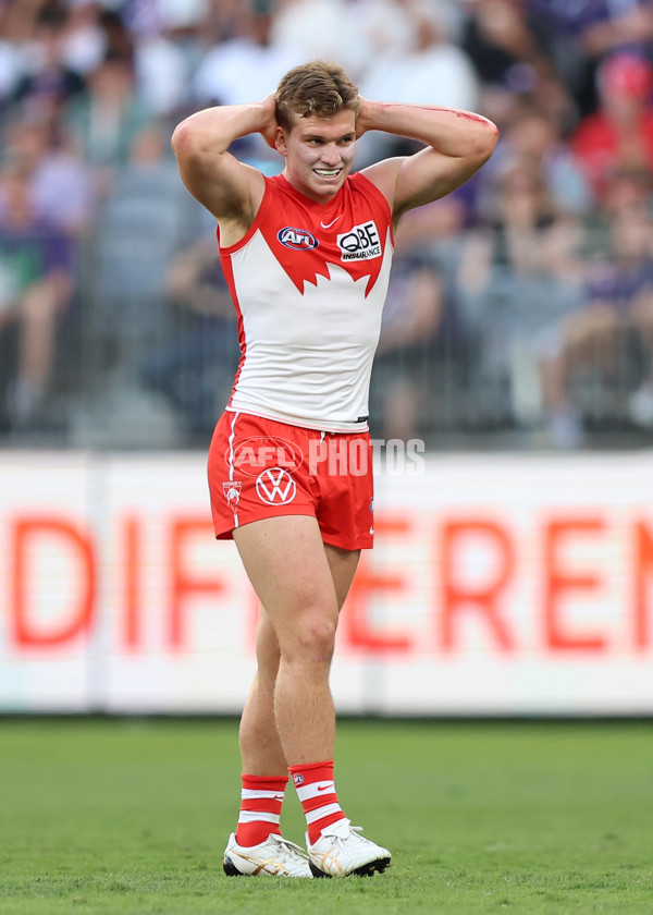 AFL 2025 Round 02 - Fremantle v Sydney - A-58063068