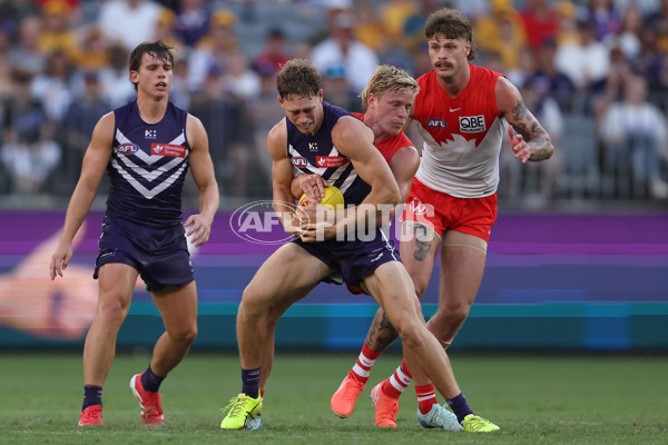 AFL 2025 Round 02 - Fremantle v Sydney - A-58065628