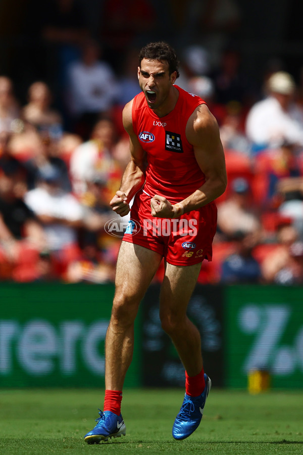 AFL 2025 Round 04 - Gold Coast v Adelaide - A-58360785