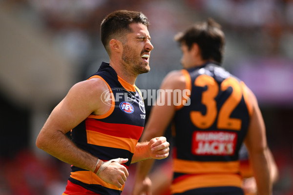 AFL 2025 Round 04 - Gold Coast v Adelaide - A-58360825