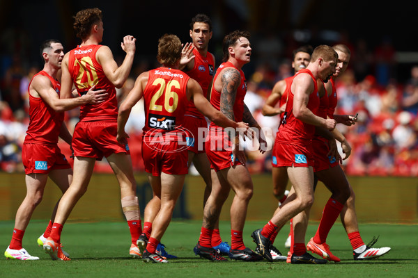 AFL 2025 Round 04 - Gold Coast v Adelaide - A-58361088