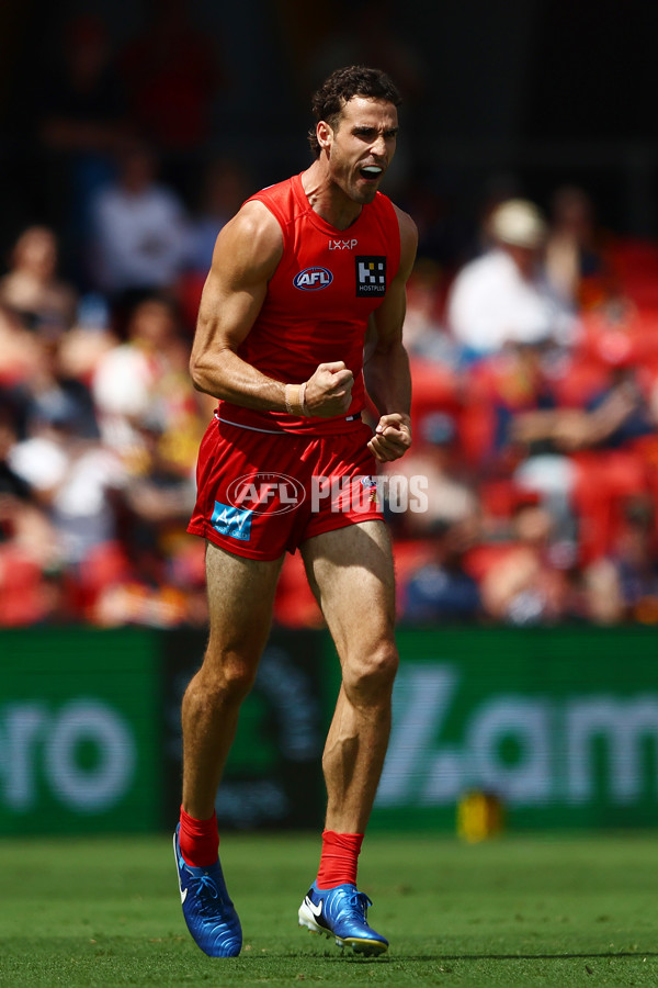 AFL 2025 Round 04 - Gold Coast v Adelaide - A-58361091