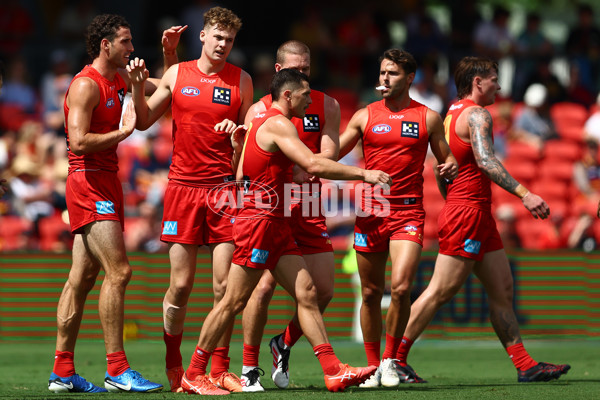 AFL 2025 Round 04 - Gold Coast v Adelaide - A-58361096