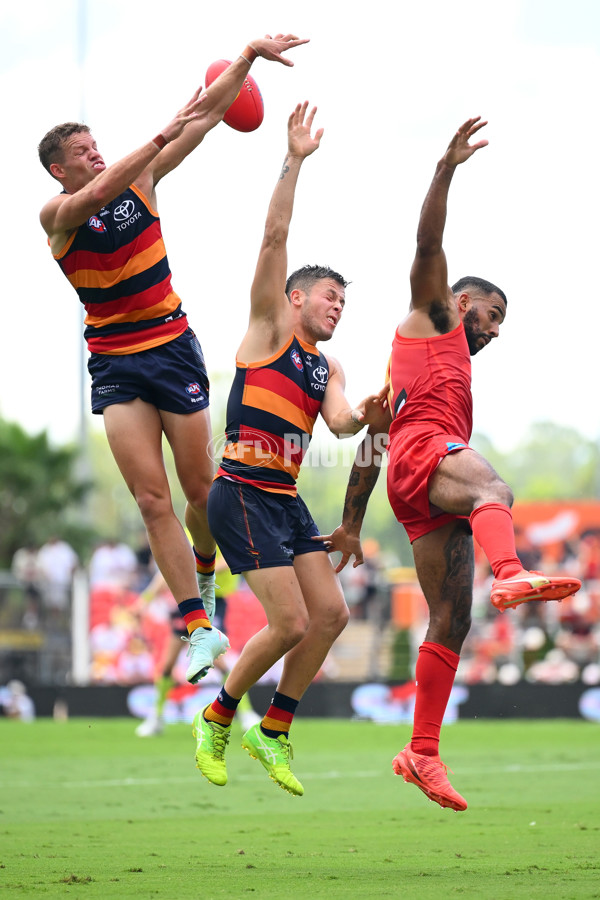 AFL 2025 Round 04 - Gold Coast v Adelaide - A-58365307
