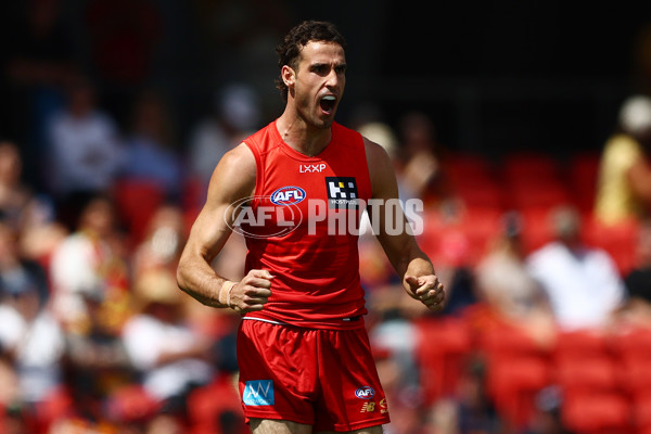 AFL 2025 Round 04 - Gold Coast v Adelaide - A-58365370