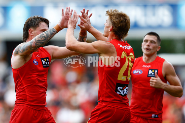 AFL 2025 Round 04 - Gold Coast v Adelaide - A-58365372