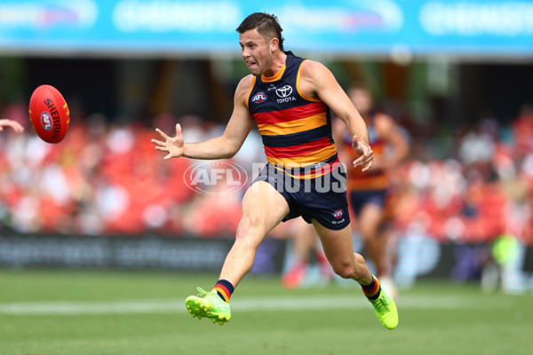 AFL 2025 Round 04 - Gold Coast v Adelaide - A-58365709