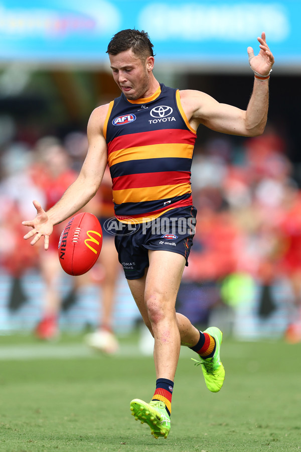 AFL 2025 Round 04 - Gold Coast v Adelaide - A-58365710