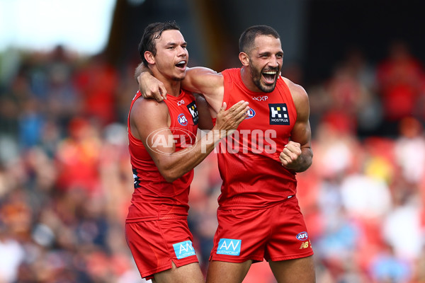 AFL 2025 Round 04 - Gold Coast v Adelaide - A-58368033