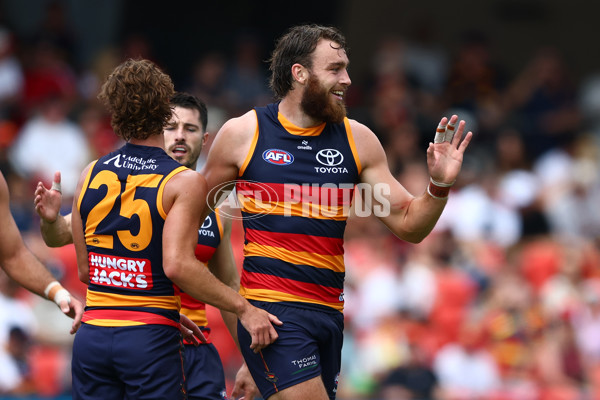 AFL 2025 Round 04 - Gold Coast v Adelaide - A-58368510