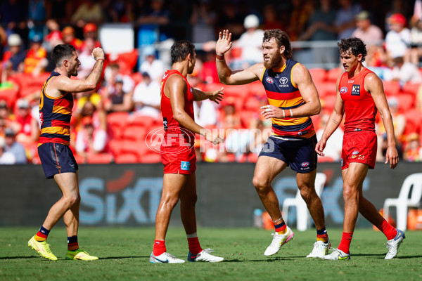 AFL 2025 Round 04 - Gold Coast v Adelaide - A-58368583