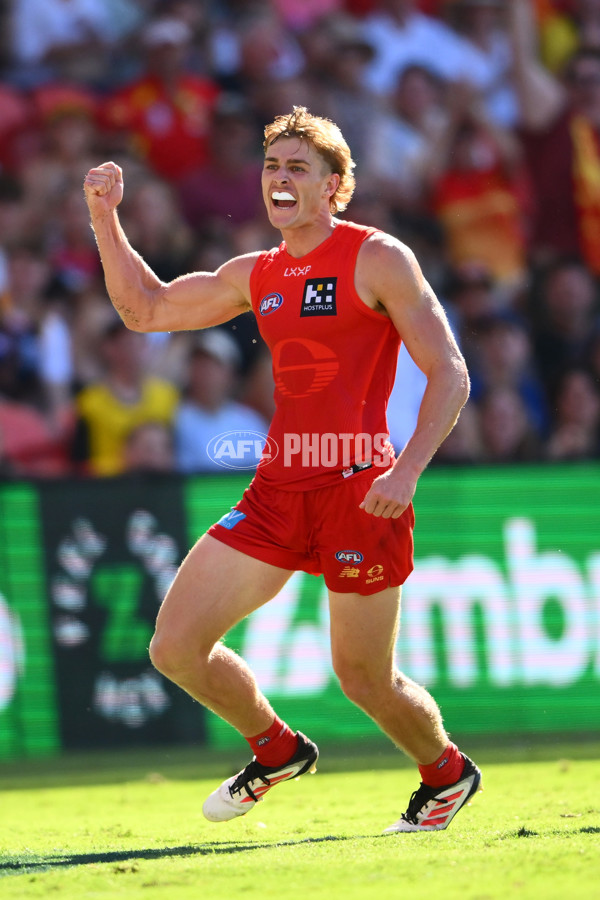 AFL 2025 Round 04 - Gold Coast v Adelaide - A-58368606