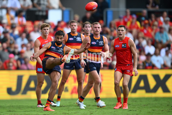 AFL 2025 Round 04 - Gold Coast v Adelaide - A-58370647