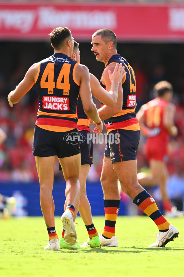 AFL 2025 Round 04 - Gold Coast v Adelaide - A-58370648
