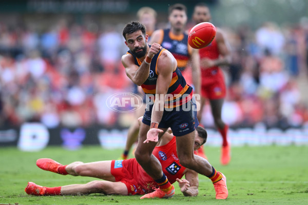 AFL 2025 Round 04 - Gold Coast v Adelaide - A-58370650