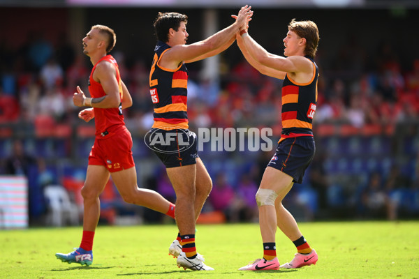 AFL 2025 Round 04 - Gold Coast v Adelaide - A-58370652