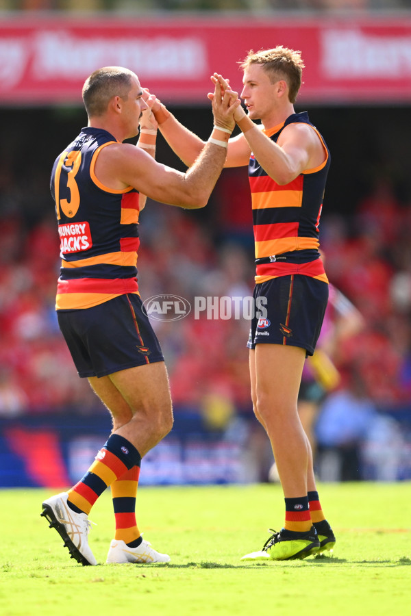 AFL 2025 Round 04 - Gold Coast v Adelaide - A-58370658