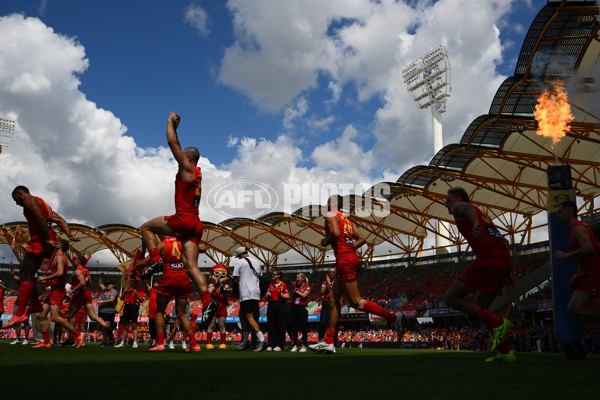 AFL 2025 Round 04 - Gold Coast v Adelaide - A-58370662