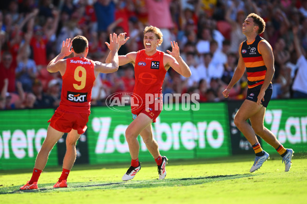 AFL 2025 Round 04 - Gold Coast v Adelaide - A-58370663