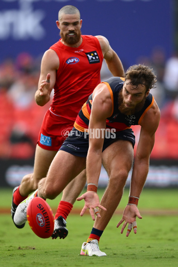 AFL 2025 Round 04 - Gold Coast v Adelaide - A-58370667