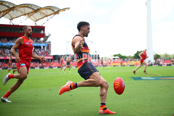 AFL 2025 Round 04 - Gold Coast v Adelaide - A-58371059